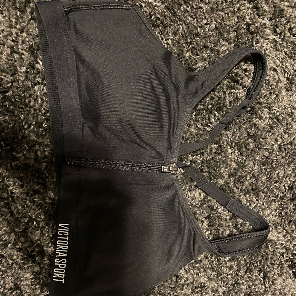 34B front zip knock out bra by Victoria secret!